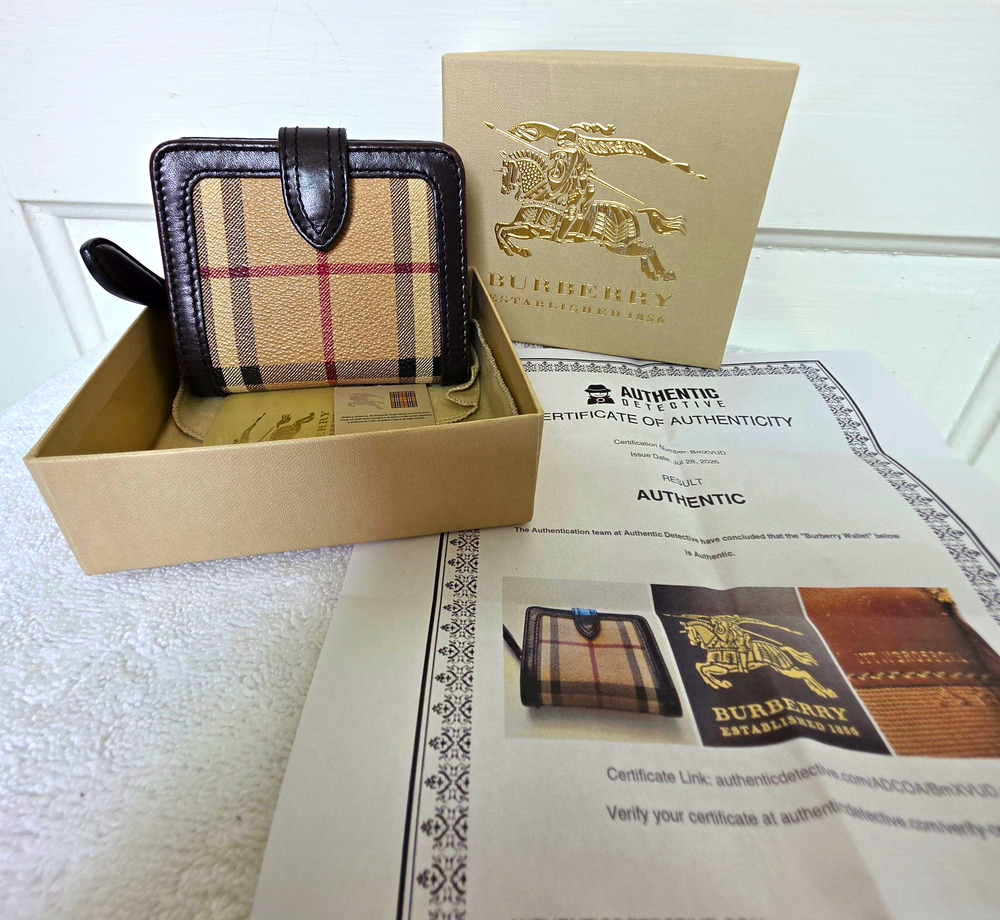 Burberry Haymarket Check Compact Wallet Full Set Box Bag Enclosures w/COA